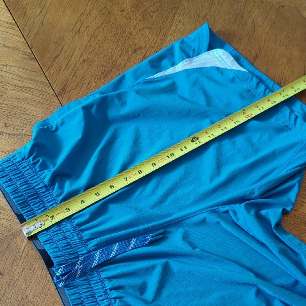 Under Armour Men's Aqua Blue Athletic Shorts - Picture 6 of 6